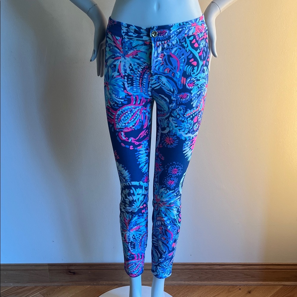 Lilly Pulitzer floral Blue and Pink Cropped Pants
